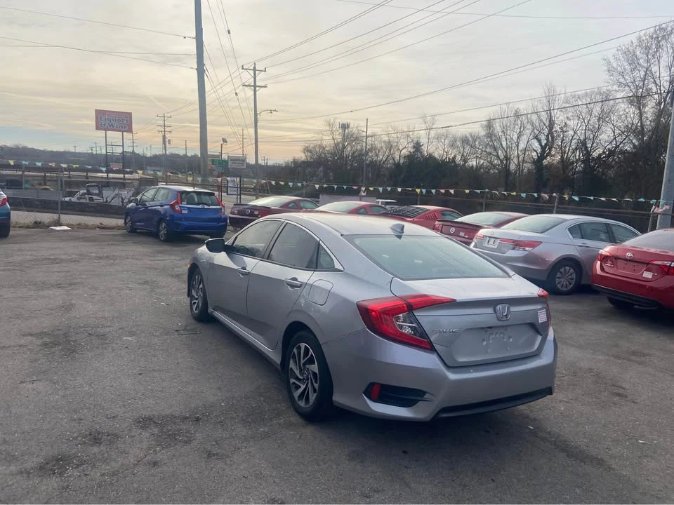 2018 Honda Civic 10th Gen - Image 8 of 19