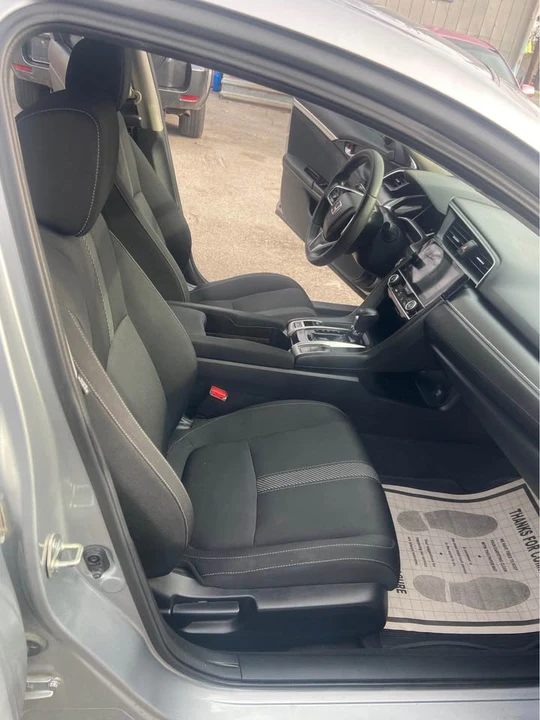 2018 Honda Civic 10th Gen - Image 13 of 19