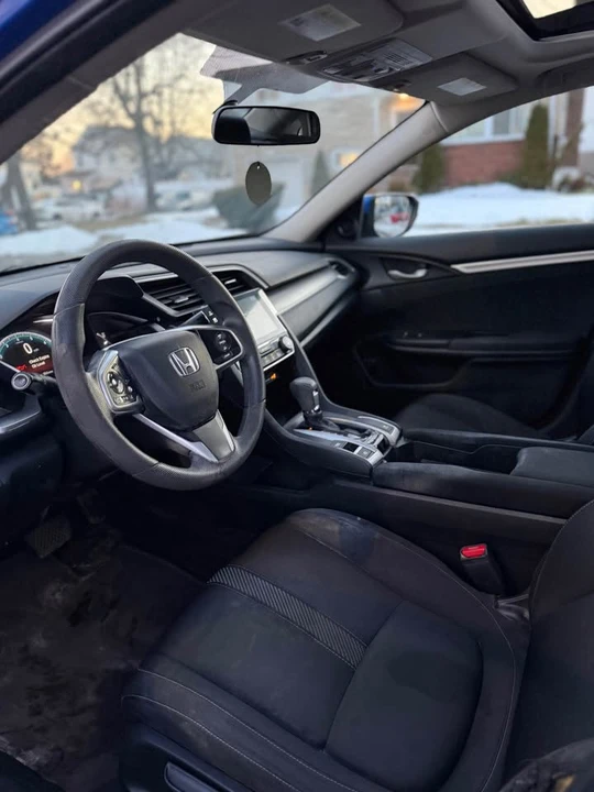 2018 Honda Civic 10th Gen - Image 13 of 18