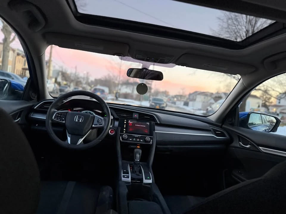 2018 Honda Civic 10th Gen - Image 8 of 18