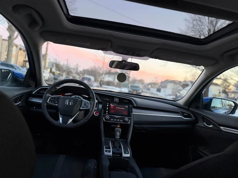 2018 Honda Civic 10th Gen - Image 12 of 18
