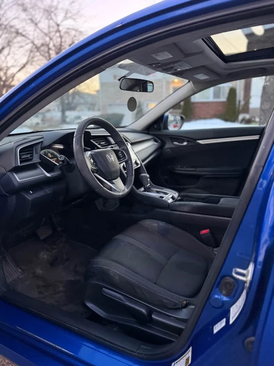 2018 Honda Civic 10th Gen - Image 14 of 18