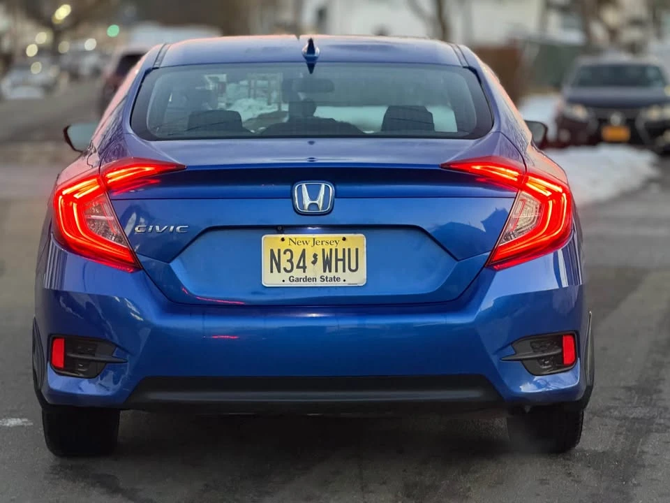 2018 Honda Civic 10th Gen - Image 6 of 18