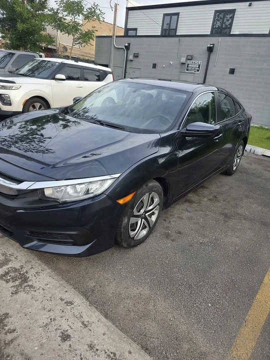 2018 Honda Civic 10th Gen - Image 2 of 12