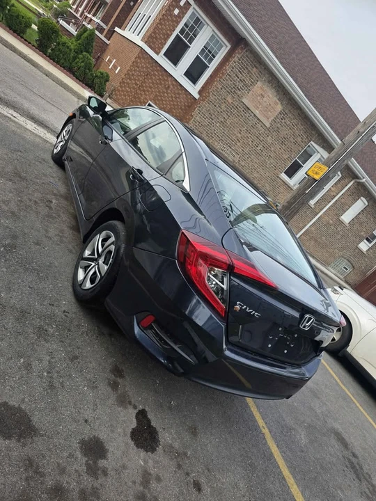 2018 Honda Civic 10th Gen - Image 5 of 12