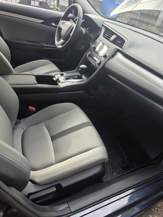 2018 Honda Civic 10th Gen - Image 11 of 12