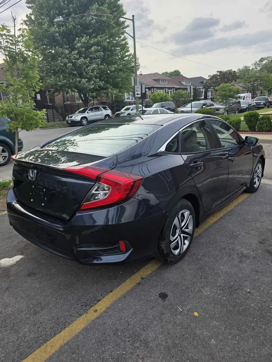 2018 Honda Civic 10th Gen - Image 3 of 12