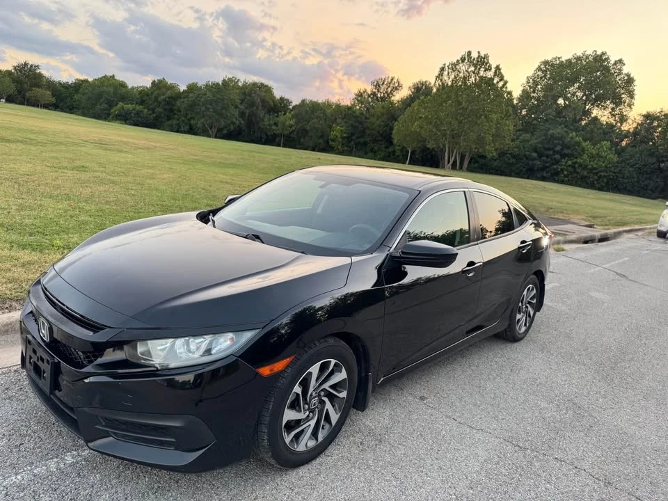 2018 Honda Civic 10th Gen - Image 5 of 11