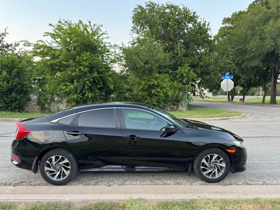 2018 Honda Civic 10th Gen - Image 4 of 11