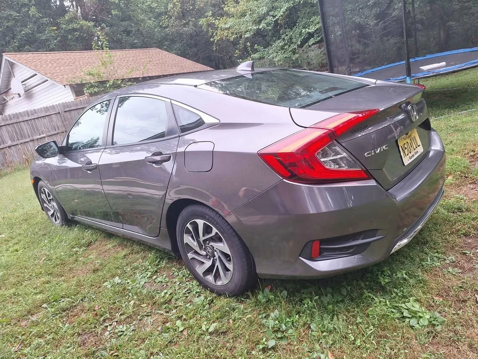 2018 Honda Civic 10th Gen - Image 7 of 12