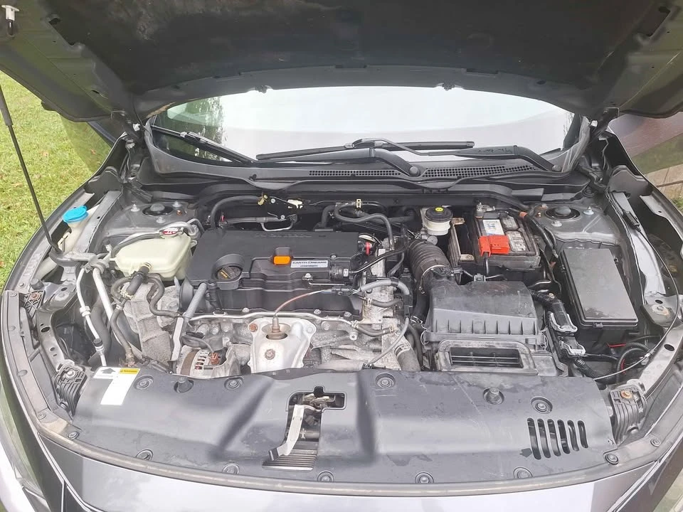2018 Honda Civic 10th Gen - Image 6 of 12
