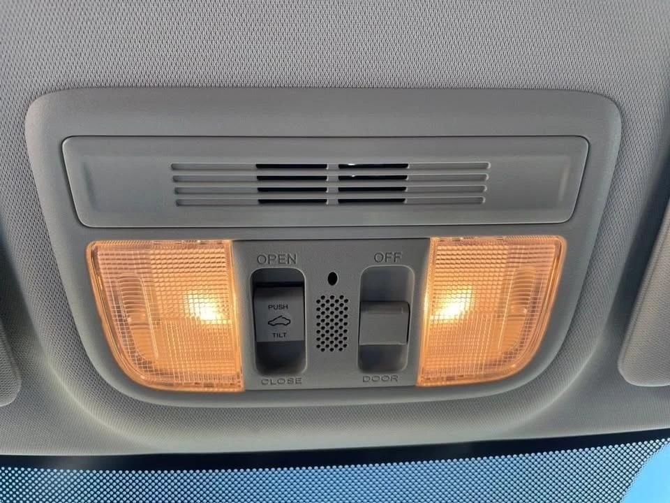 2018 Honda Civic 10th Gen - Image 16 of 19