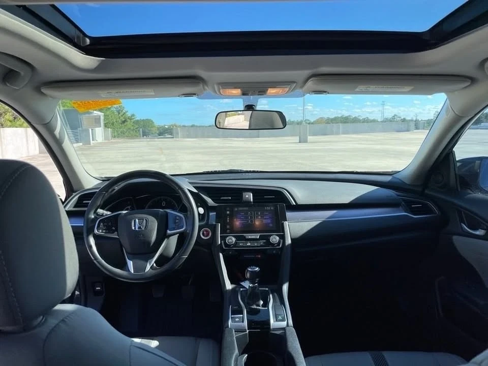 2018 Honda Civic 10th Gen - Image 18 of 19