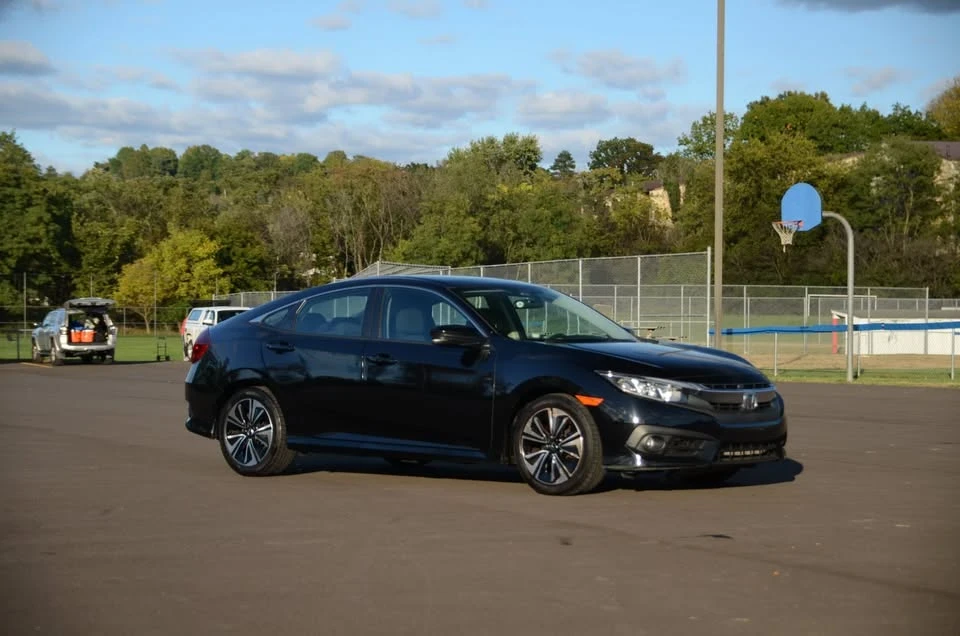 2018 Honda Civic 10th Gen - Image 10 of 19