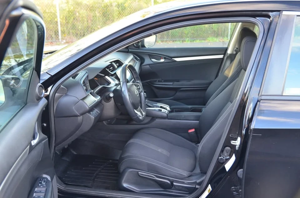 2018 Honda Civic 10th Gen - Image 11 of 19