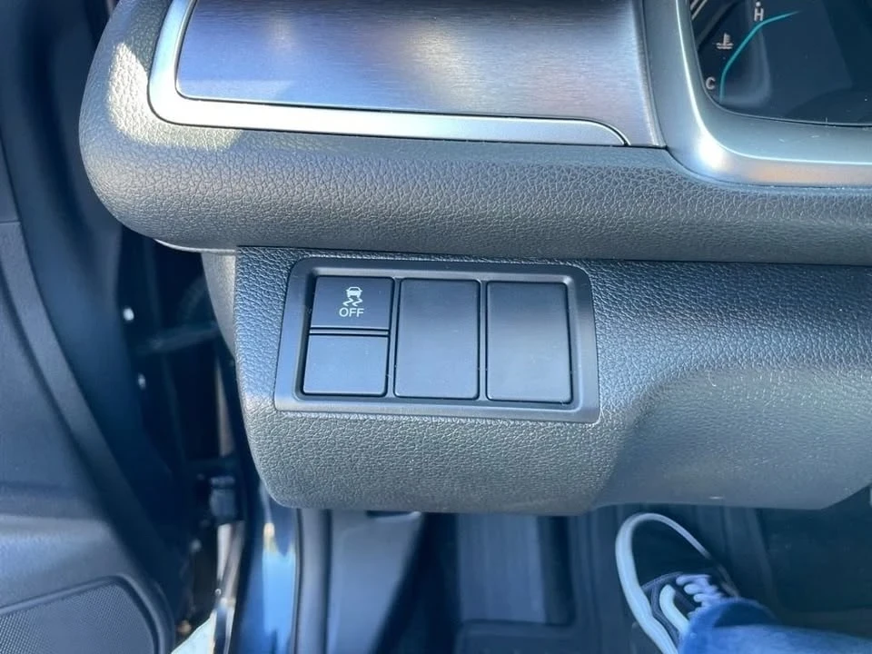 2018 Honda Civic 10th Gen - Image 13 of 19