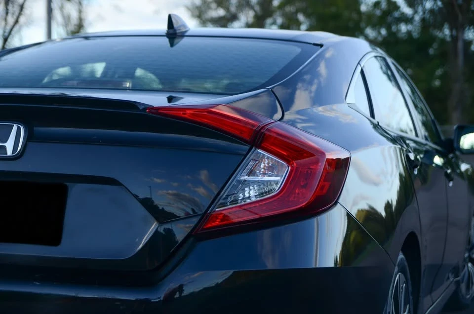 2018 Honda Civic 10th Gen - Image 16 of 19