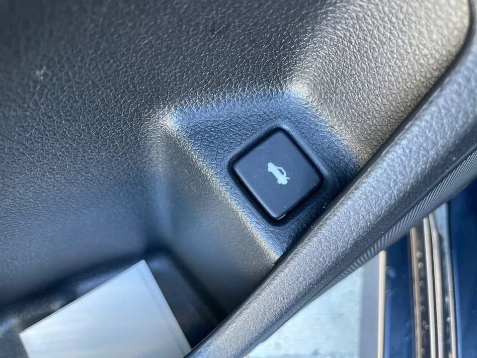 2018 Honda Civic 10th Gen - Image 12 of 19