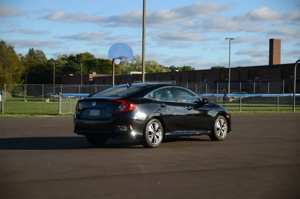 2018 Honda Civic 10th Gen - Image 3 of 19