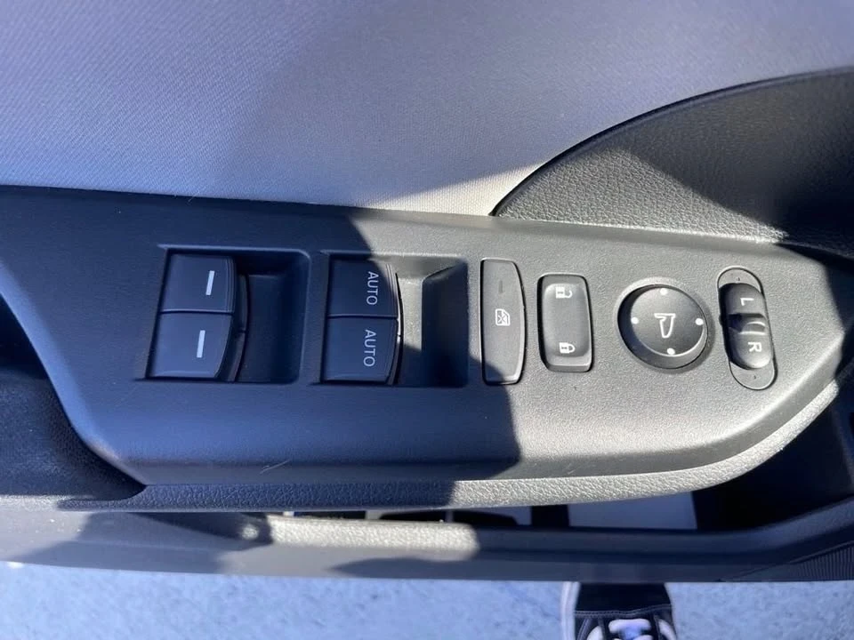 2018 Honda Civic 10th Gen - Image 11 of 19
