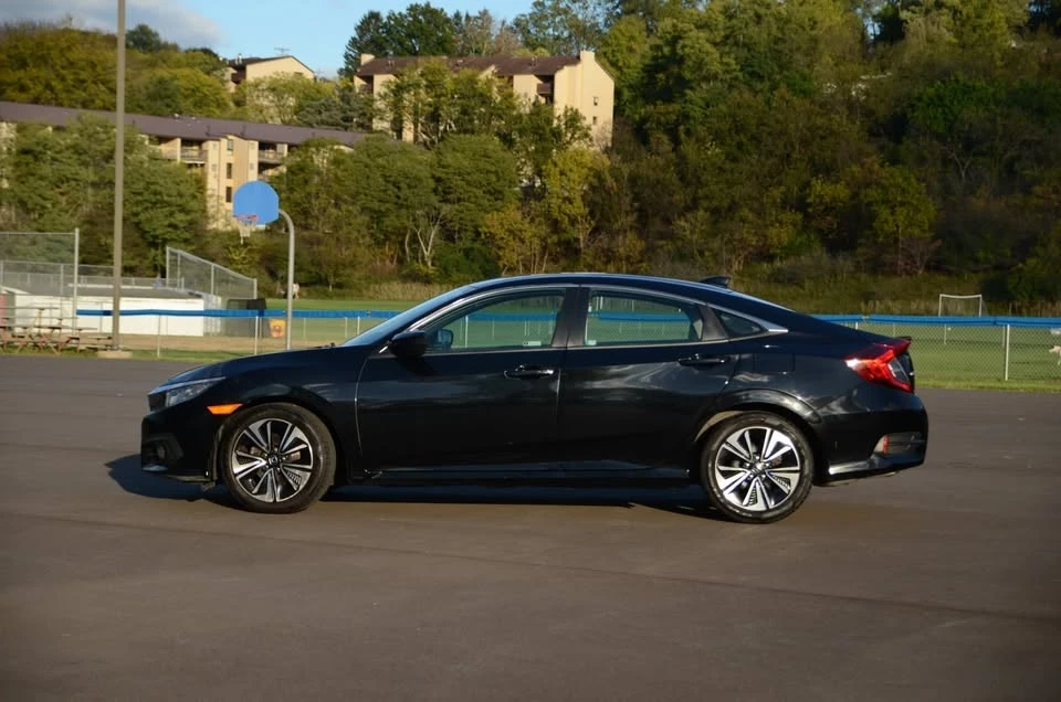 2018 Honda Civic 10th Gen - Image 7 of 19