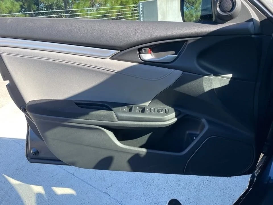 2018 Honda Civic 10th Gen - Image 10 of 19