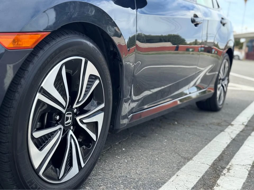 2018 Honda Civic 10th Gen - Image 8 of 19