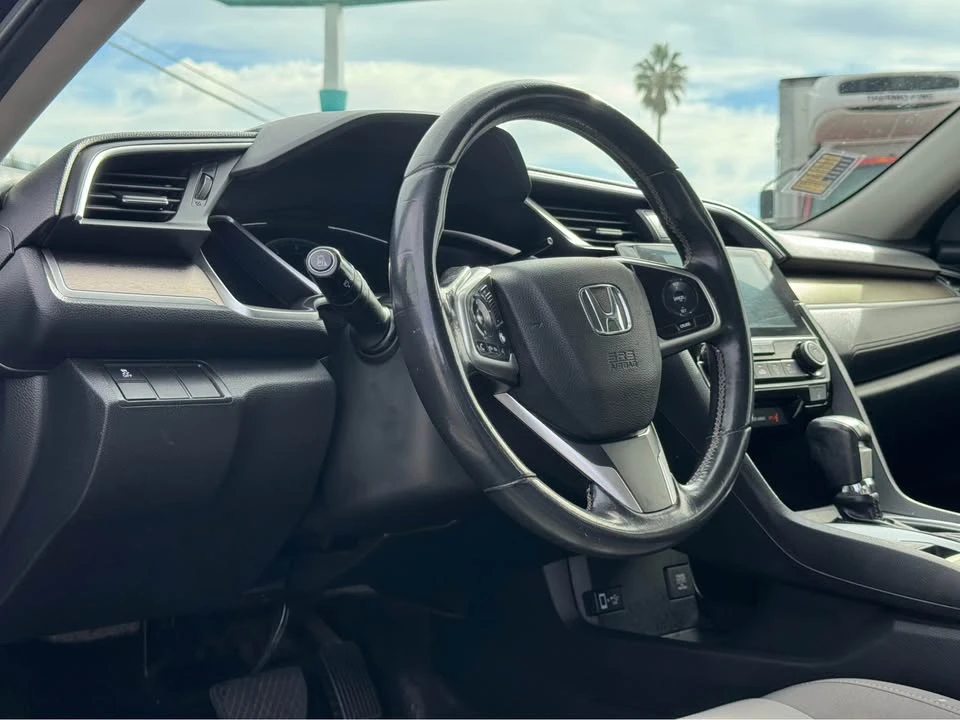 2018 Honda Civic 10th Gen - Image 9 of 19
