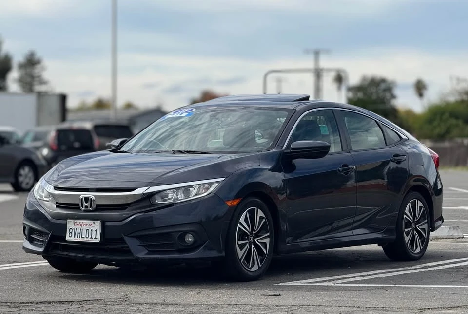 2018 Honda Civic 10th Gen - Image 5 of 19