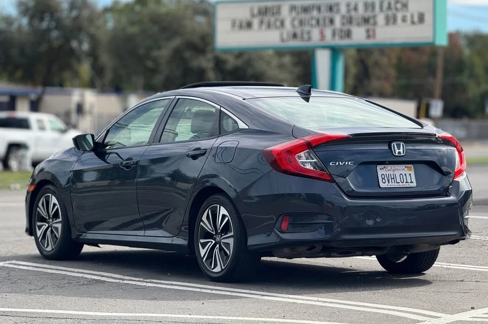 2018 Honda Civic 10th Gen - Image 6 of 19