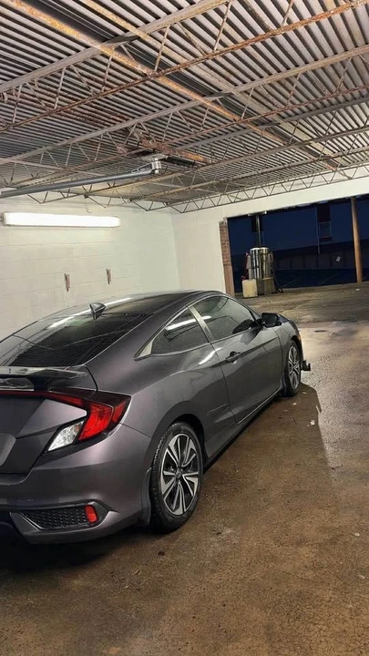 2018 Honda Civic 10th Gen - Image 2 of 9