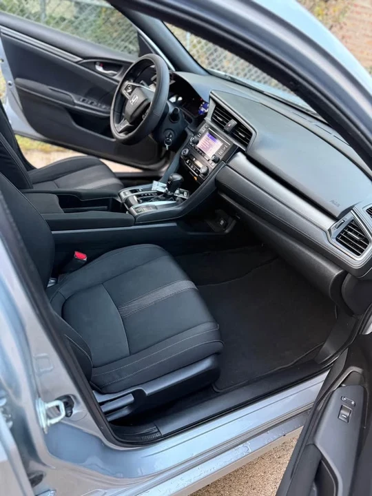 2018 Honda Civic 10th Gen - Image 5 of 7