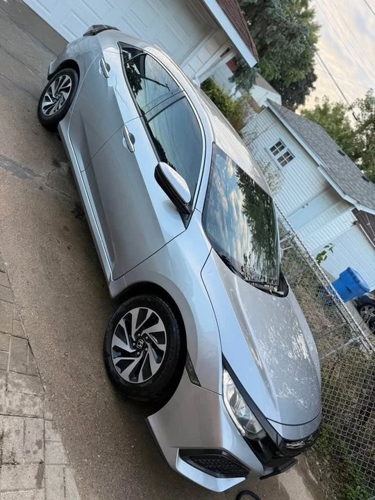 2018 Honda Civic 10th Gen - Image 2 of 7