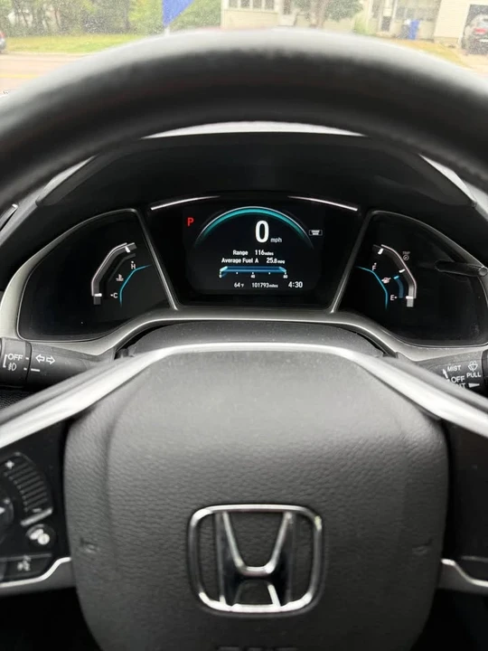 2018 Honda Civic 10th Gen - Image 9 of 12