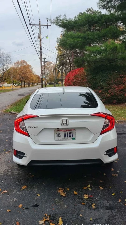 2018 Honda Civic 10th Gen - Image 7 of 12
