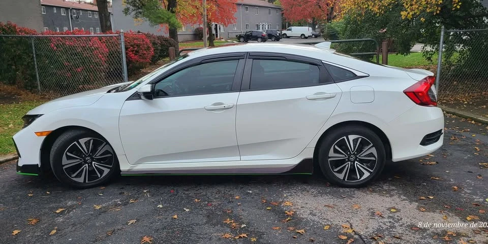2018 Honda Civic 10th Gen - Image 6 of 12