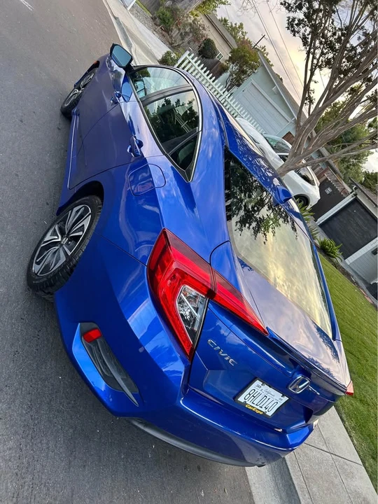 2018 Honda Civic 10th Gen - Image 3 of 11