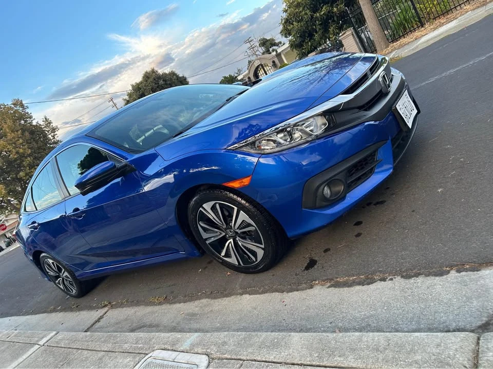 2018 Honda Civic 10th Gen - Image 5 of 11