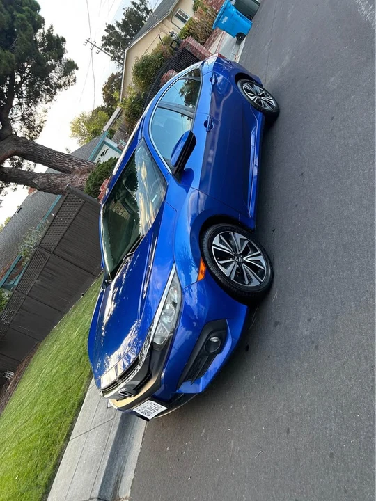 2018 Honda Civic 10th Gen - Image 6 of 11