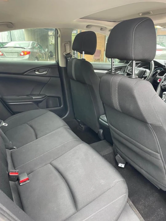 2018 Honda Civic 10th Gen - Image 9 of 18