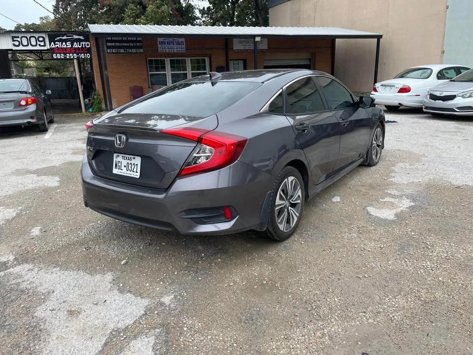 2018 Honda Civic 10th Gen - Image 7 of 18