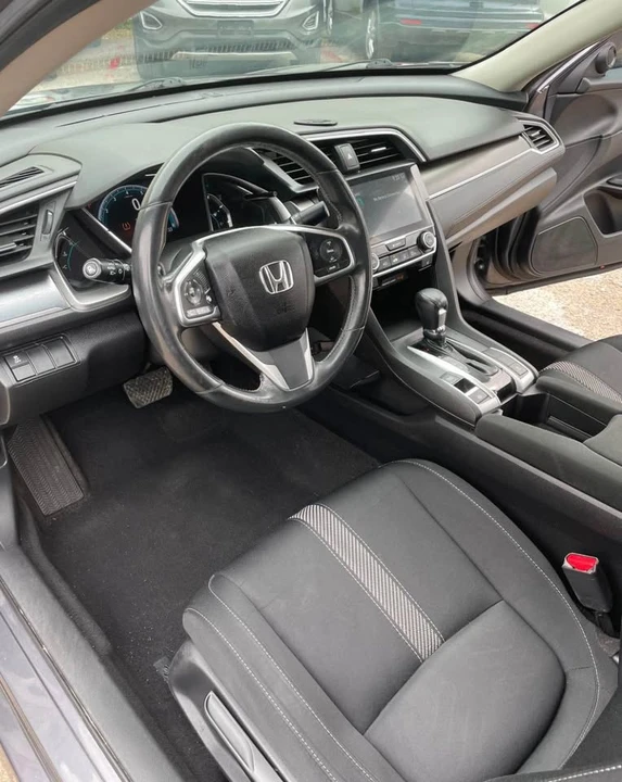 2018 Honda Civic 10th Gen - Image 10 of 17
