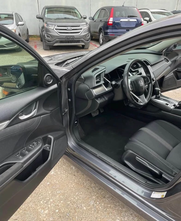 2018 Honda Civic 10th Gen - Image 13 of 17