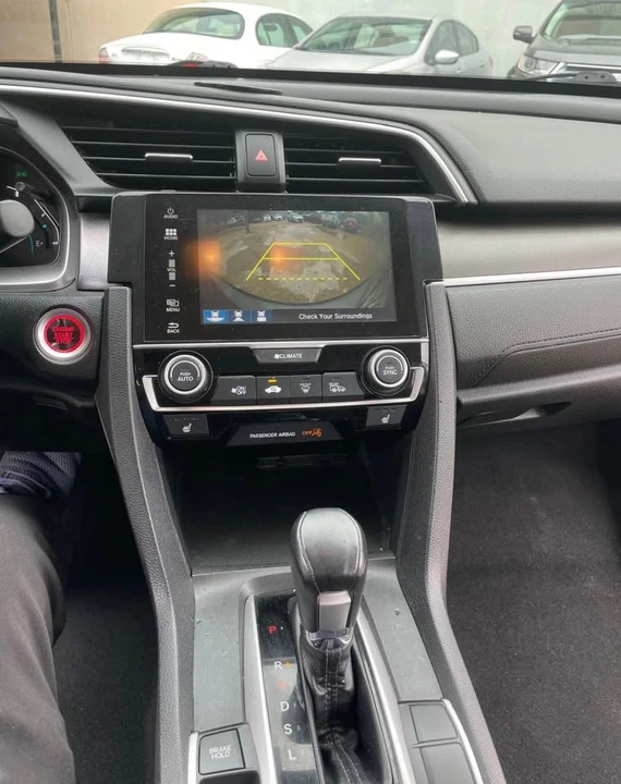 2018 Honda Civic 10th Gen - Image 11 of 17