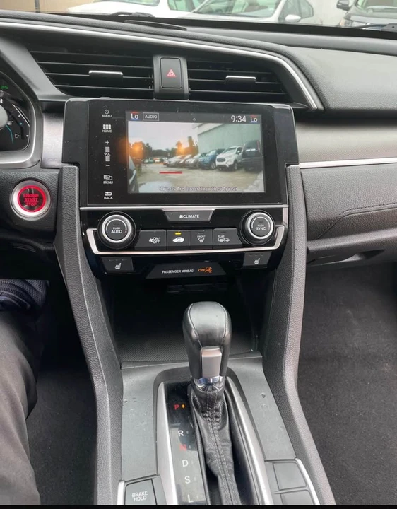 2018 Honda Civic 10th Gen - Image 15 of 17