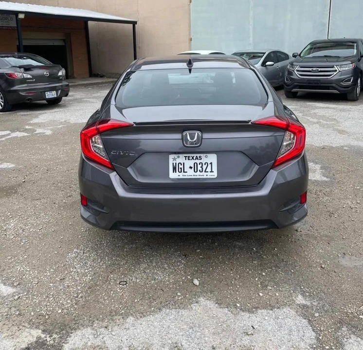 2018 Honda Civic 10th Gen - Image 6 of 17