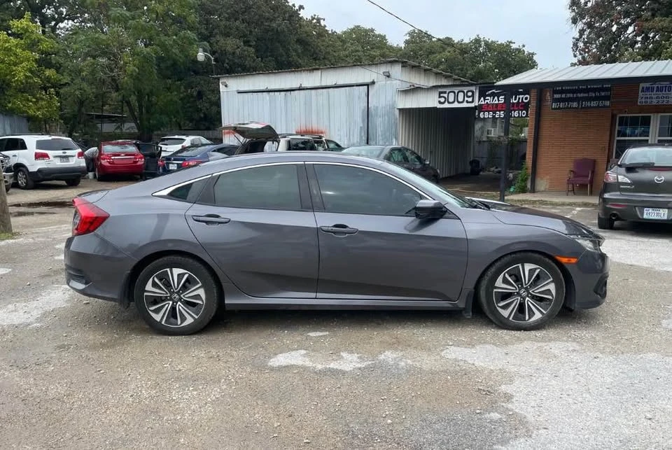 2018 Honda Civic 10th Gen - Image 7 of 17