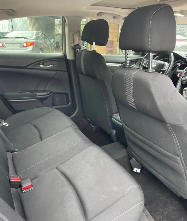 2018 Honda Civic 10th Gen - Image 8 of 17