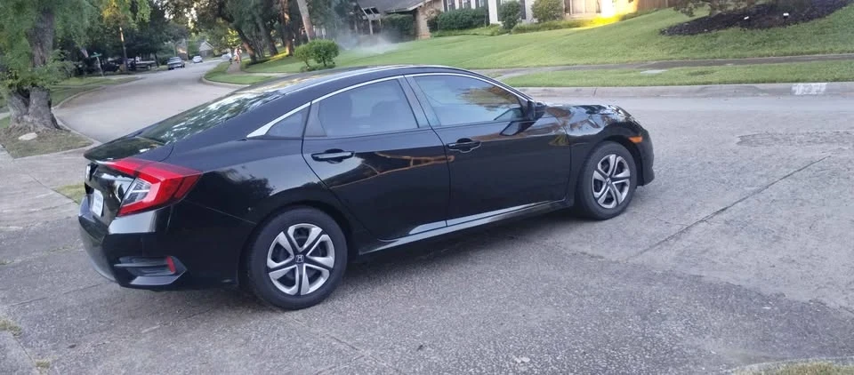 2018 Honda Civic 10th Gen - Image 3 of 8
