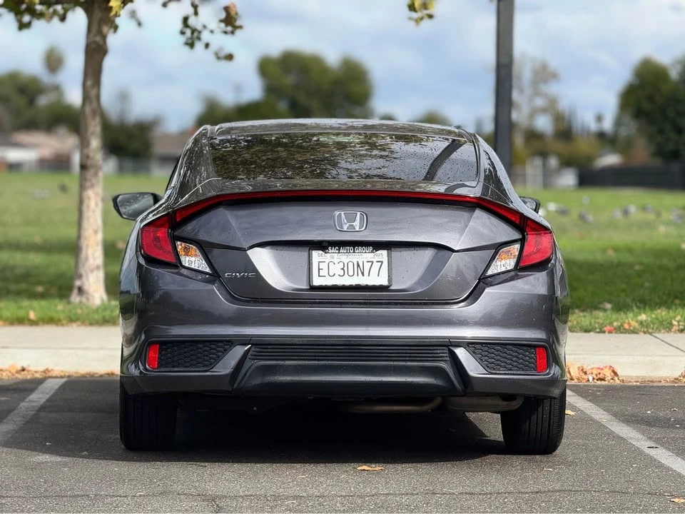 2018 Honda Civic 10th Gen - Image 7 of 18